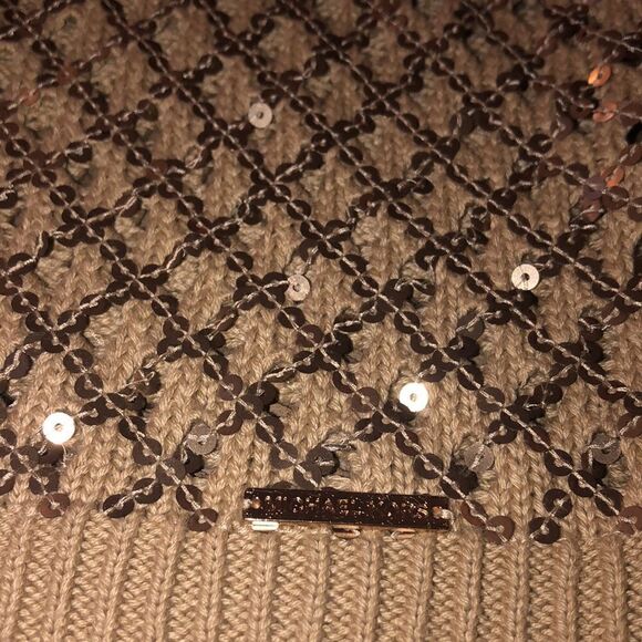 Sparkle ❇️ and Shine ✨ in this Sequins Sweater. Neutral All Season Fall 2 Cruise - Picture 5 of 16